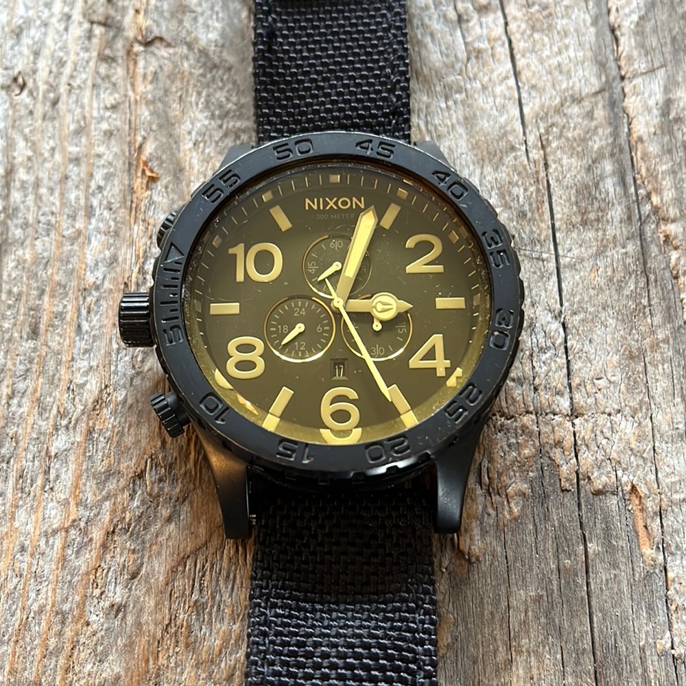 Nixon 51-30 *needs new battery